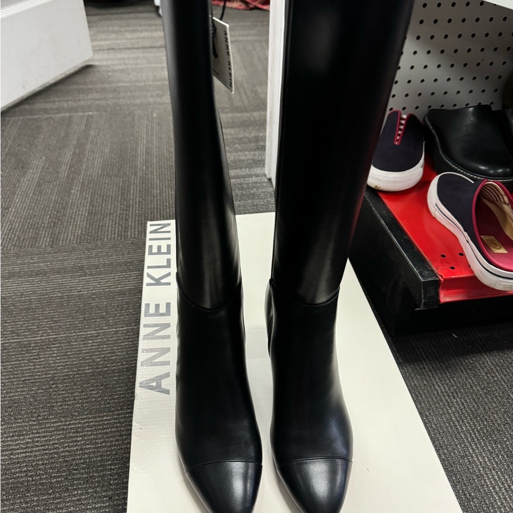 Anne Klein boots size 7.5